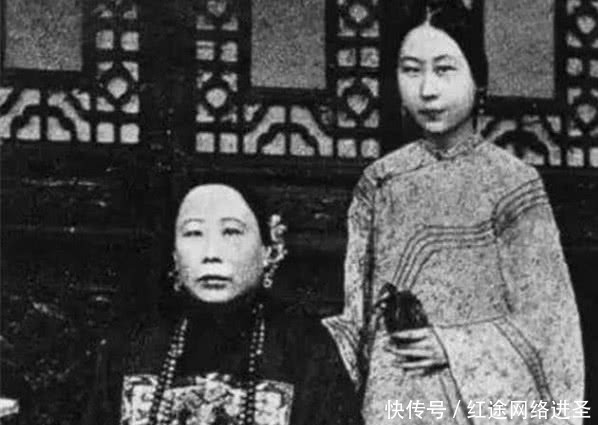 女性|晚清女性照片:图四是李鸿章的女儿,也是张爱玲的奶奶,眼神绝美