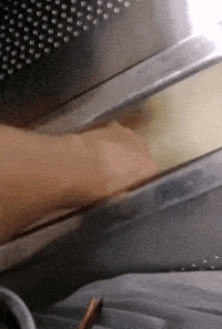 |搞笑GIF:好气哟,瞬间觉得活的不如一张床