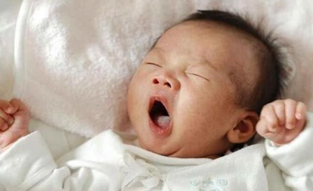 补授法|宝妈母乳不足的三个信号,满足一个也得谨慎,别影响娃的成长发育