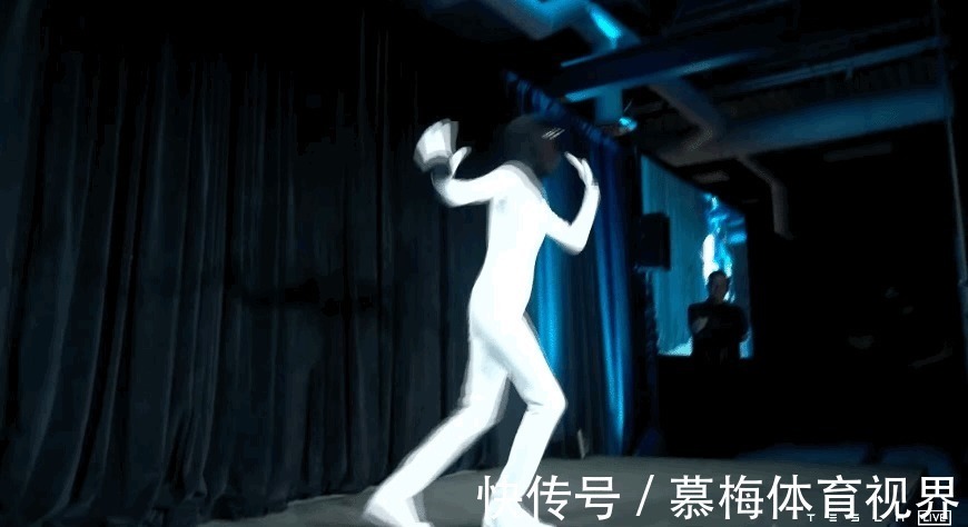 真人|华智冰弹吉他画面是假的?真人已经被找到,大家对虚拟人理解错了