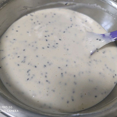 黑芝麻戚风蛋糕