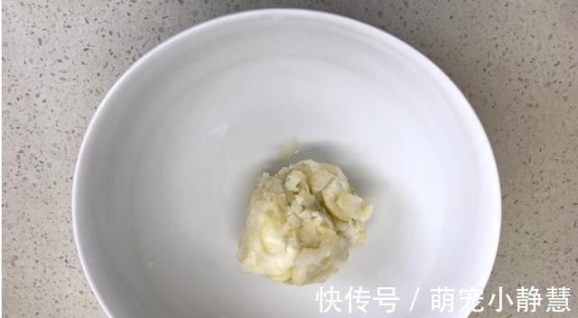 这种水果，皮比肉宝贵多了，可惜很多人不知，总把它当垃圾丢