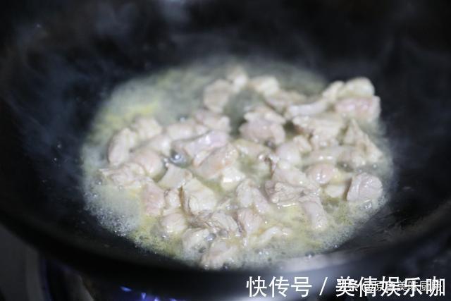 家常|荤素搭配的一道家常小炒,5分钟出锅,好吃又下饭