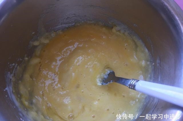 蔬菜也能做甜甜圈,绵软香甜,不油炸易消化,孩子一口气能吃仨