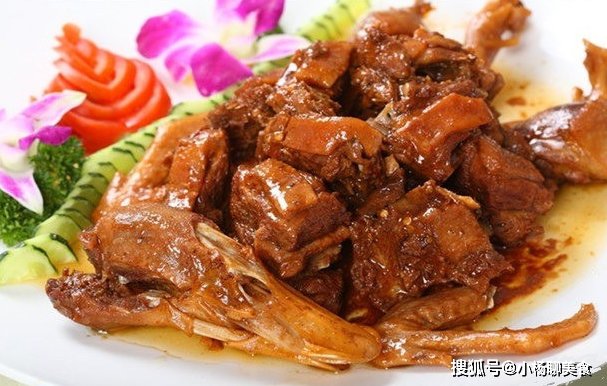 做啤酒鸭,直接炒就“废”了,大厨教你正确做法,鸭肉鲜香无腥味