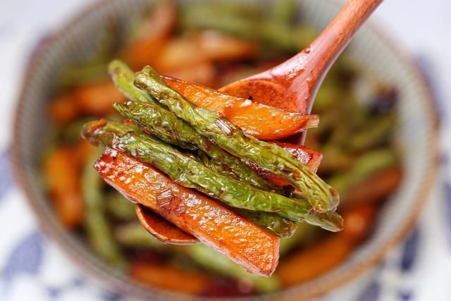 调味汁|这道素菜给肉都不换,咸鲜入味就是费米饭,端上桌大家齐夸好吃