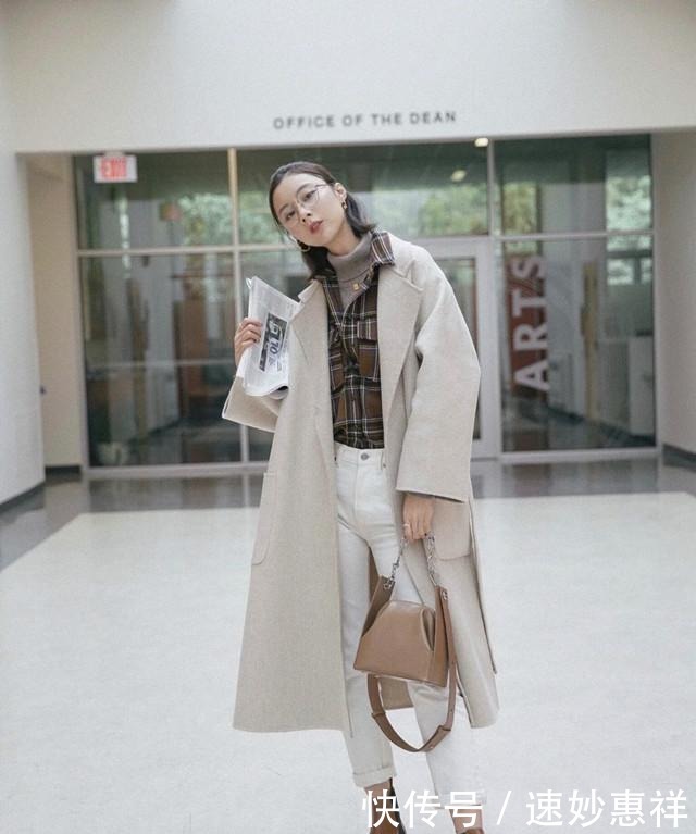 今冬流行的“长大衣+短靴”也太时髦了!显瘦显高,很适合矮个子