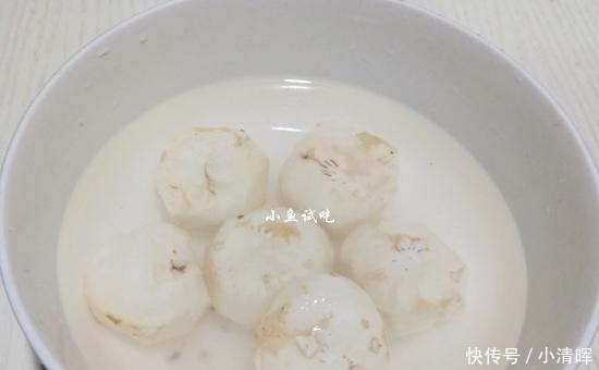 咳嗽痰多老不好,88岁老奶奶这两种食材蒸一蒸,止咳化痰不再咳嗽