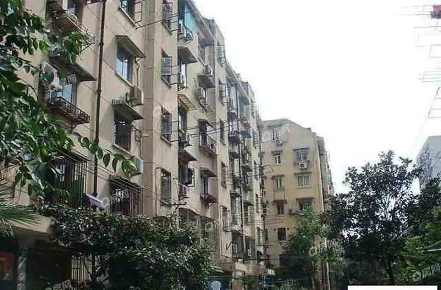 贬值|未来5年,楼梯房真的会比电梯房更值钱吗分析之后就清楚了