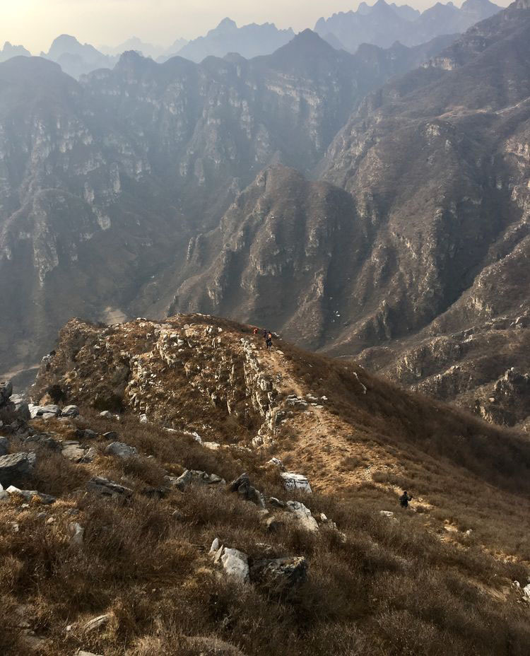 涞水|穿越高山和人群，涞水黄土顶—大北顶—大寨顶徒步旅游