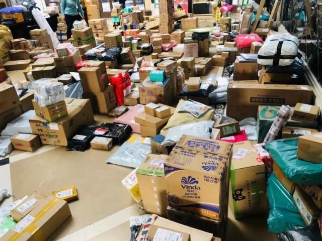 双十一|女生运快递有多拼，萌娃吐真相：我妈就有119单