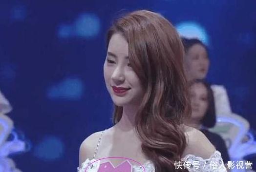 漂亮 非诚勿扰女嘉宾非常漂亮,上台就说了一句话,为啥灯全灭了