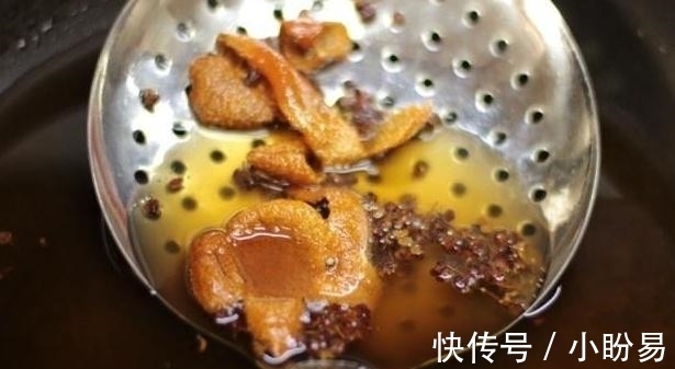 亲爱的|炸东西剩下的油应该怎么办?厨娘:多加这一步,剩油变“香油”