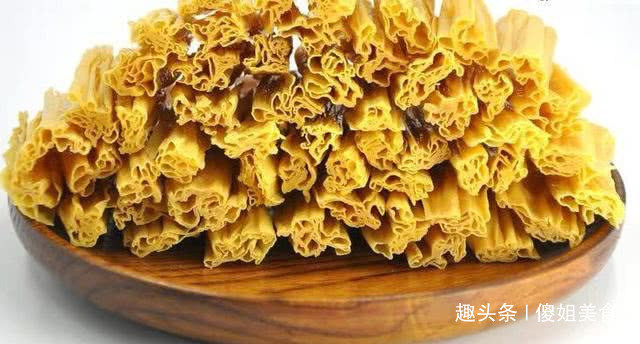 泡腐竹，最忌直接用水泡，缺1步，难怪腐竹外烂内硬不好吃