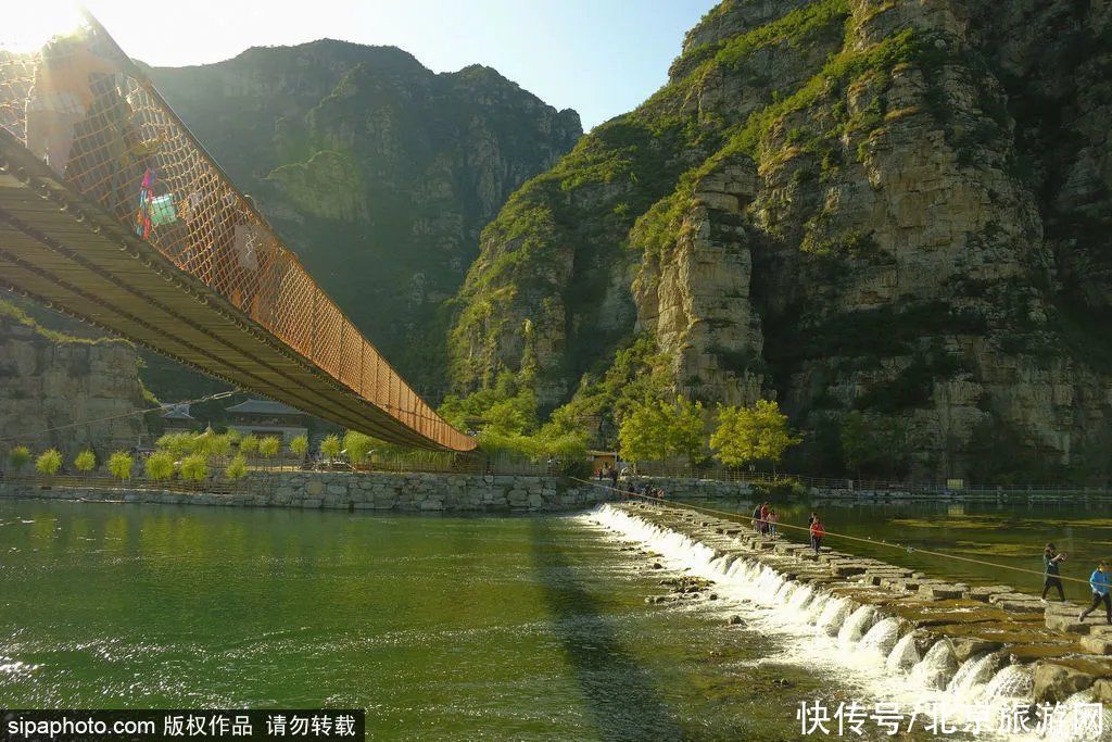 华北之最！京郊消夏避暑，太行之巅的玻璃吊桥和观景台还能让人漫步云端！