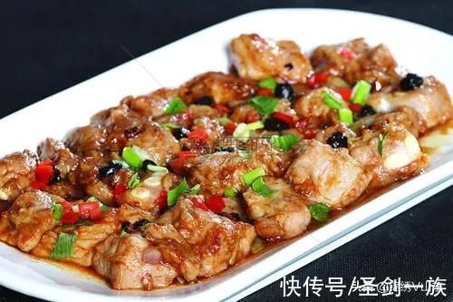 家人抱怨晚餐没新意？12道精选菜谱，每天试试新花样不重样