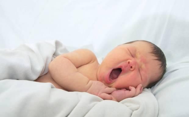 睡眠质量|宝宝很晚都不困,总在半夜起来玩?可能是父母忽略了“隐藏睡眠”