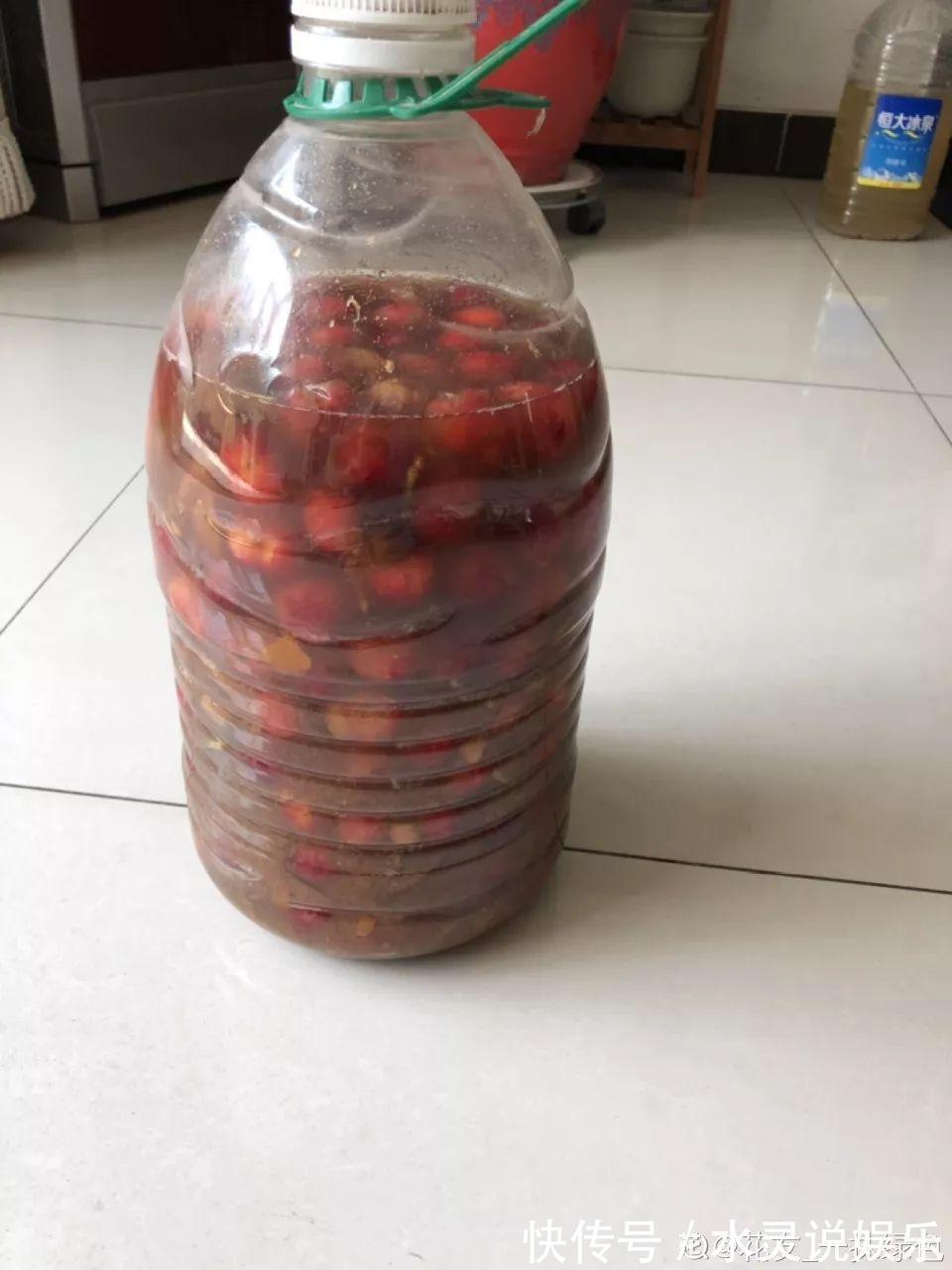鱼缸|盆土硬成大疙瘩，浇点松土剂，立马软得像发糕！