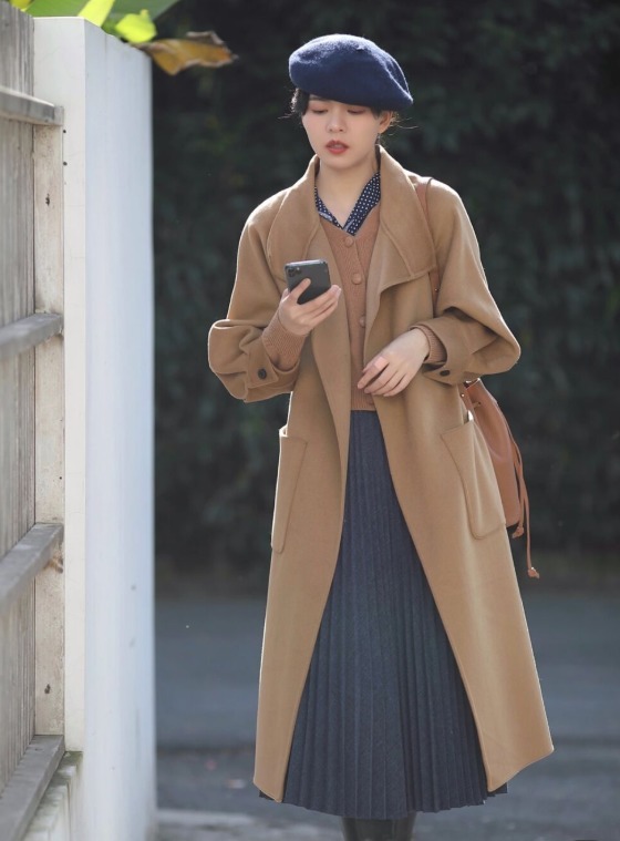 花花绿绿|别再穿一身黑了,今年流行的“棕色大衣”,是真好看,漂亮大气!