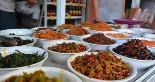 高血压患者|血压高,有几种食物要少吃,再馋也要忍住,吃6果,血压变平稳