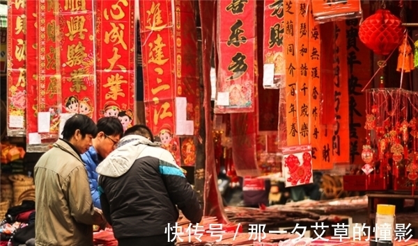 纪晓岚!乾隆出上联:洞中泉水流不尽,纪晓岚哑口无言,一女子竟轻松对答