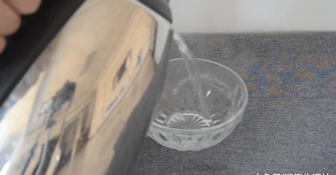 吸盘挂钩老是掉 教你一个简单绝招, 挂几十斤都很牢固, 太实用了