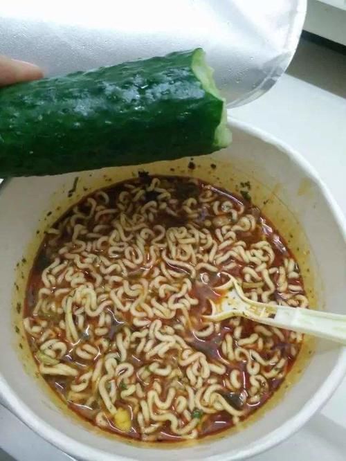 现代年轻人的6大下酒菜,第一个戒不掉,最后一个厉害了