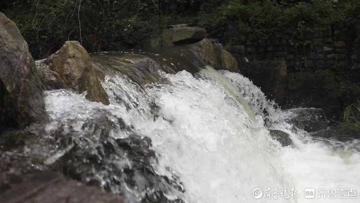 周青先|中国红·齐鲁行丨秋雨送济南南山满山山泉，九如山瀑布群媲美黄山