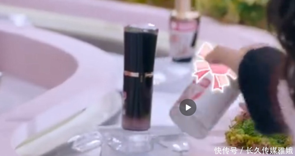 pol她给粉丝推荐几十块钱的平价产品,浴室里用的却是万元面霜?
