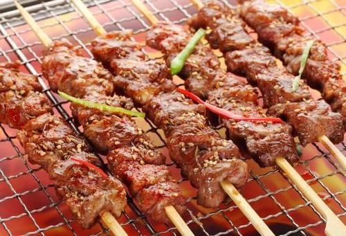 患上高血糖不能吃肉？医生：要有选择地吃，做到“2吃、3不吃”
