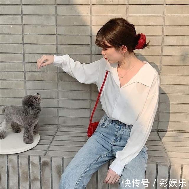 别再用白衬衫搭配西装,这3种单品和白衬衫才是绝配,气质又时髦