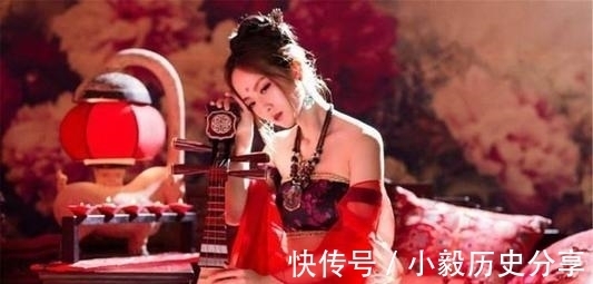 才女结婚出上联：“车岗车水车岗车”，丈夫对下联，才女：进来吧