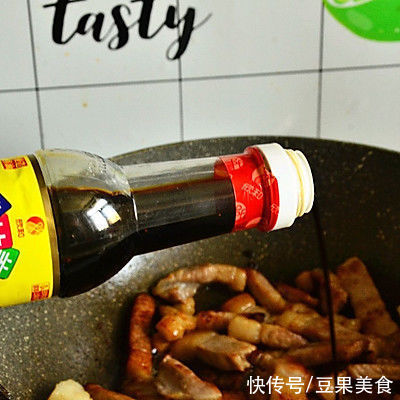 这道红烧肉烧芋头，分分钟光盘