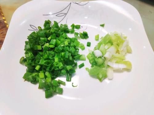 泡面|泡面蛋炒饭解锁创意炒饭,味道真不是一般的香