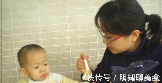 果蔬汁|儿科医生孩子没过2岁,3种辅食别碰,不然脾胃受伤只剩后悔