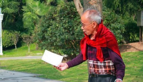 60岁后,无论男女,都应牢记不去三地,不睡三觉,不喝三酒