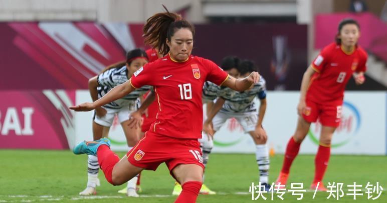 中国队|水指导换人绝了!多位媒体人赞叹神奇换人,呼吁记住中国女足19号