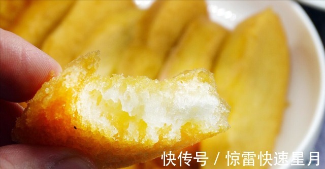 炸馒头片,不要只会裹蛋液,要想外酥里嫩不吸油,还需多放1味料!