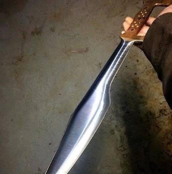 黑曜石&民间手工艺人做出的刀具,宛如武侠小说中的神兵利器,看着都想要