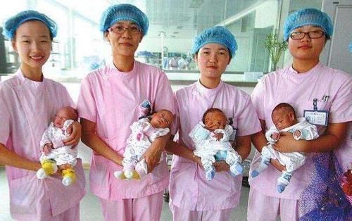 父母|孕妇产下“四胞胎”，当看到第四个孩子时，医生老四是全家之宝