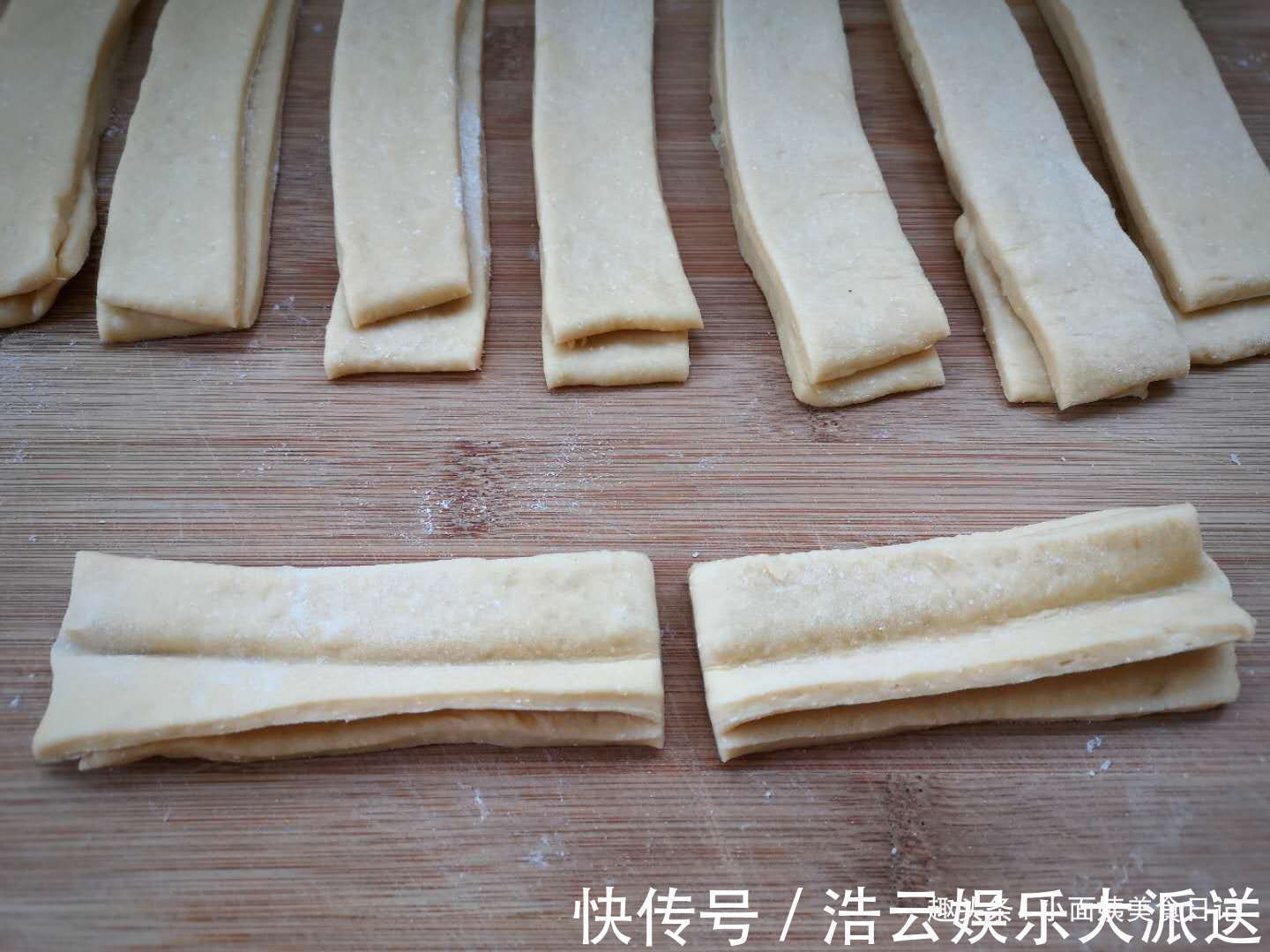 小苏打|炸油条用泡打粉、小苏打全错,油条店老板教你正确做法,金黄酥脆
