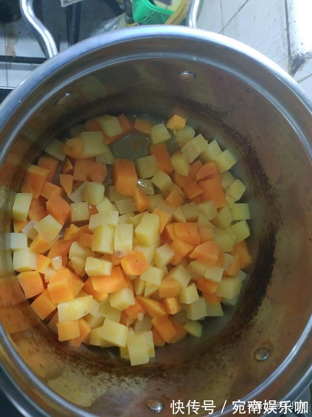 黄瓜|家里做菜剩余的边角料,利用好,转身成为简单好吃美味的炒四丁