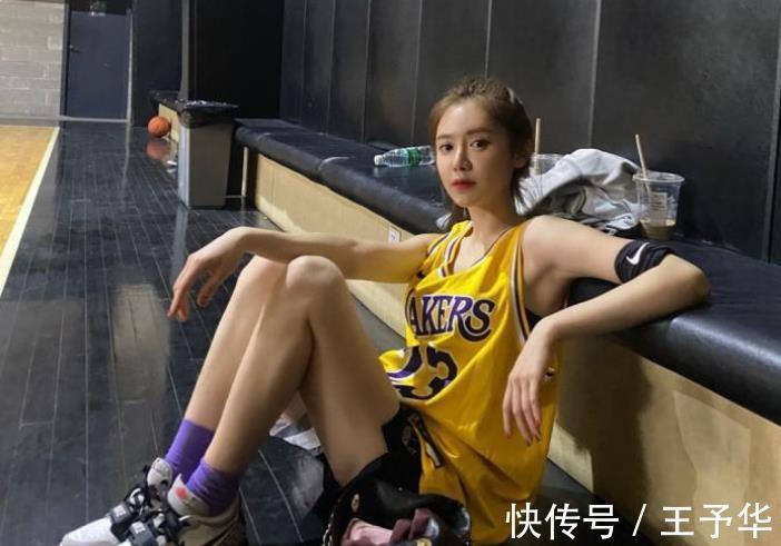 靡颜腻理|真詹蜜！NBA美女主播美娜，动情祝福詹皇：期待你和儿子同台比赛