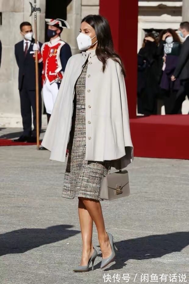 穿搭|大衣里配点什么好?看了西班牙王后的穿搭就知道,越基础越高级