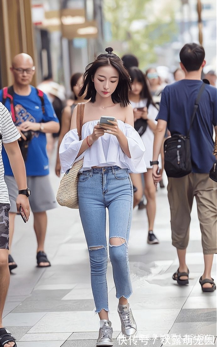 破洞牛仔裤 牛仔裤过时了?当然没有,只是你没有选对搭配而已,这样穿才时髦