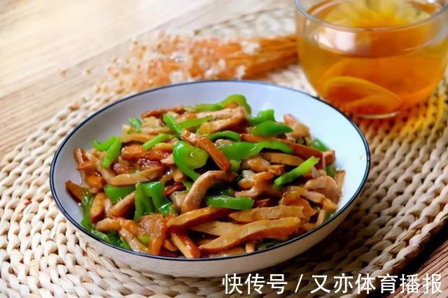 芹菜肉丝|炒肉丝10人9错,难怪发柴嚼不动,教你这3招,肉丝滑嫩不发柴