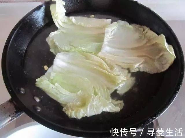 青豆|白菜别再炒了,换这种做法好吃到爆,上桌就被抢光