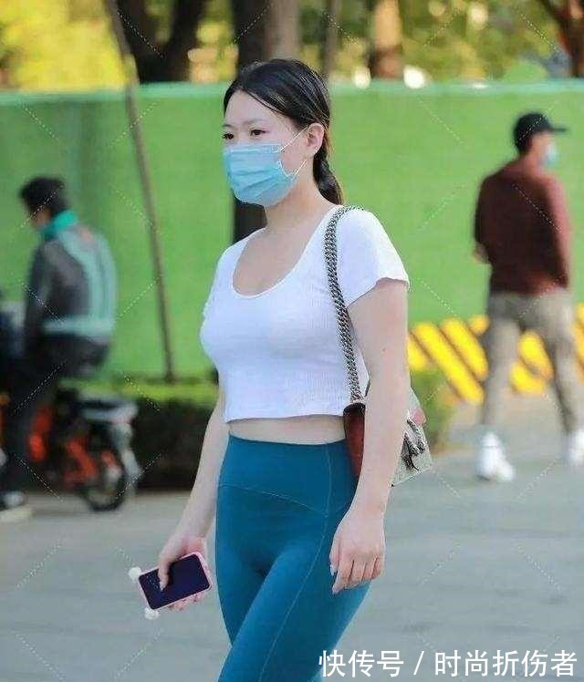 体态 别致潮流的瑜伽裤穿出韩范的味道,展示傲娇的体态,减龄美丽!