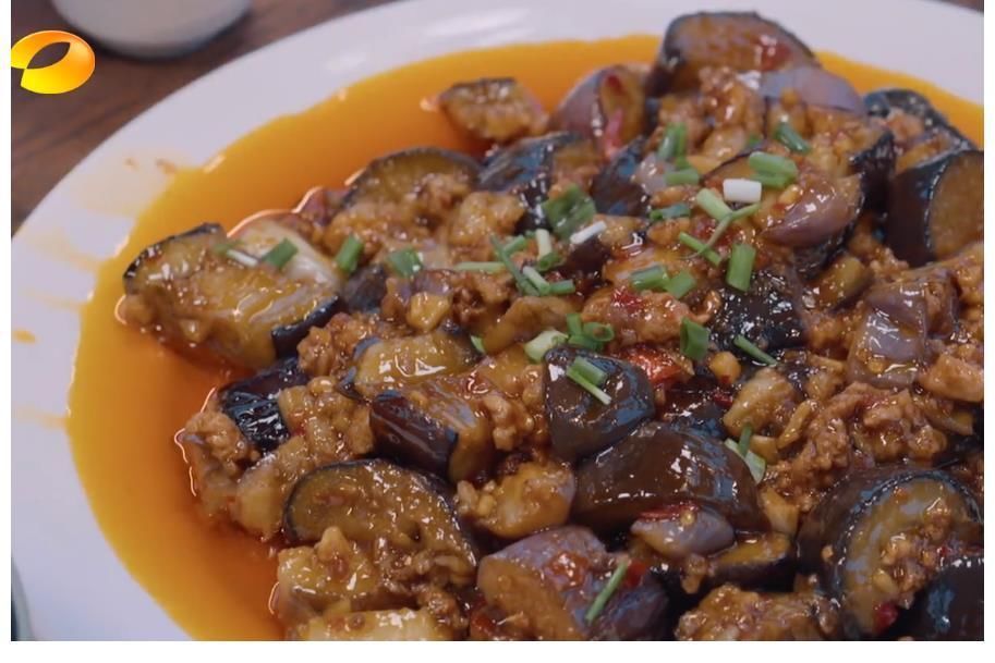 蘑菇|这才叫真朋友!黄渤做客蘑菇屋,犀利评价张艺兴的菜和音乐作品