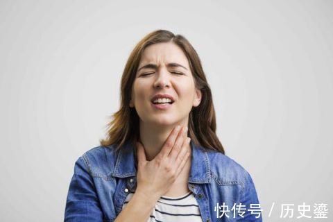 食管|喉咙痛若伴有4种情况，或是食管癌的信号